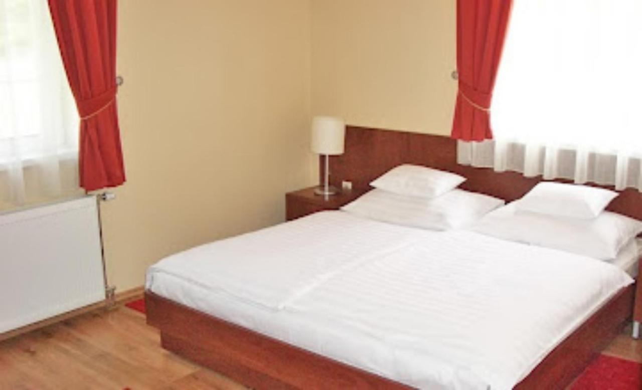 Staff House Bed & Breakfast Nyiregyhaza Exterior photo